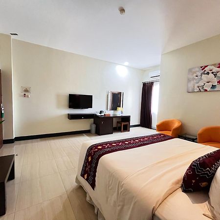 Hotel Roditha Banjarbaru Banjarmasin  Buitenkant foto