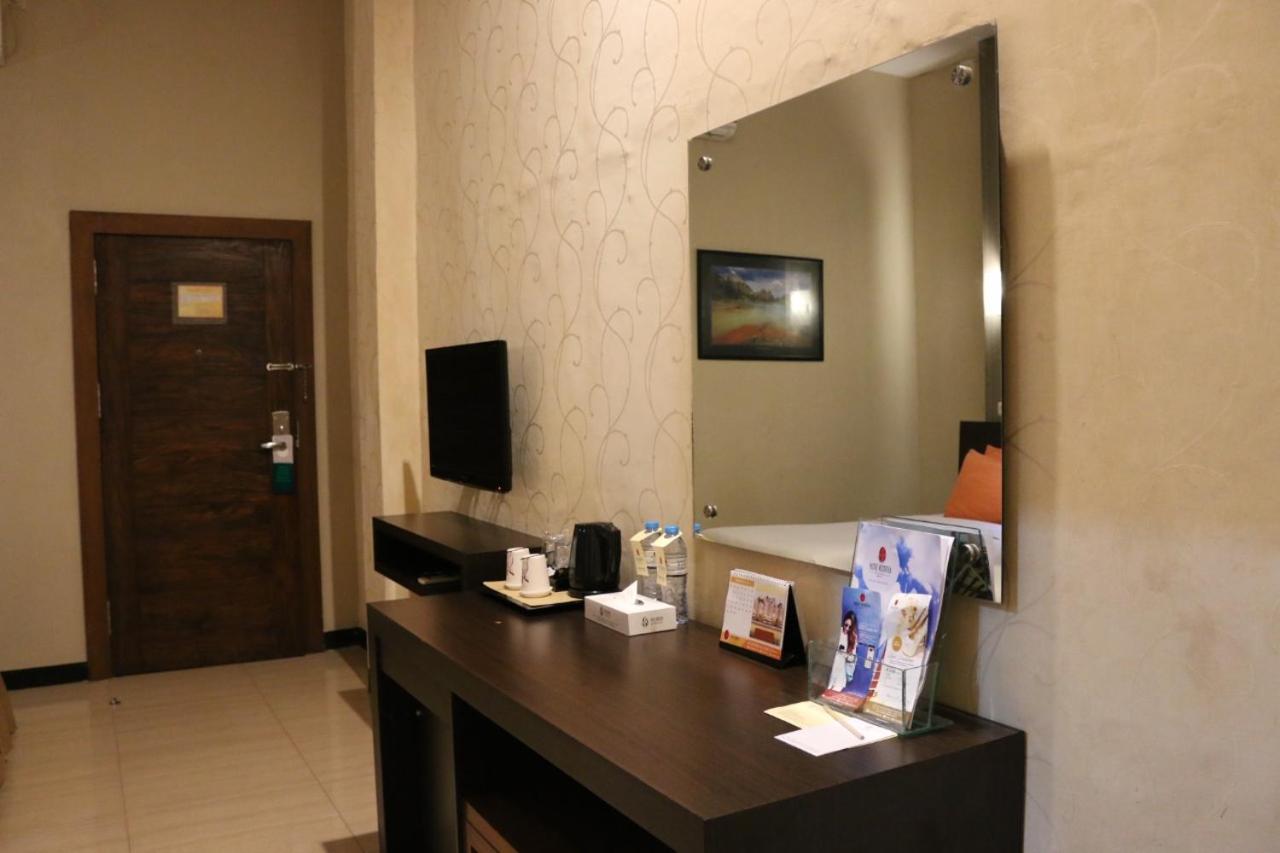 Hotel Roditha Banjarbaru Banjarmasin  Buitenkant foto