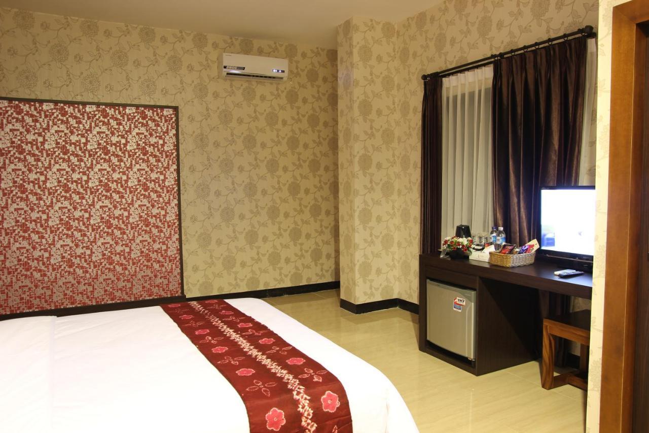Hotel Roditha Banjarbaru Banjarmasin  Buitenkant foto