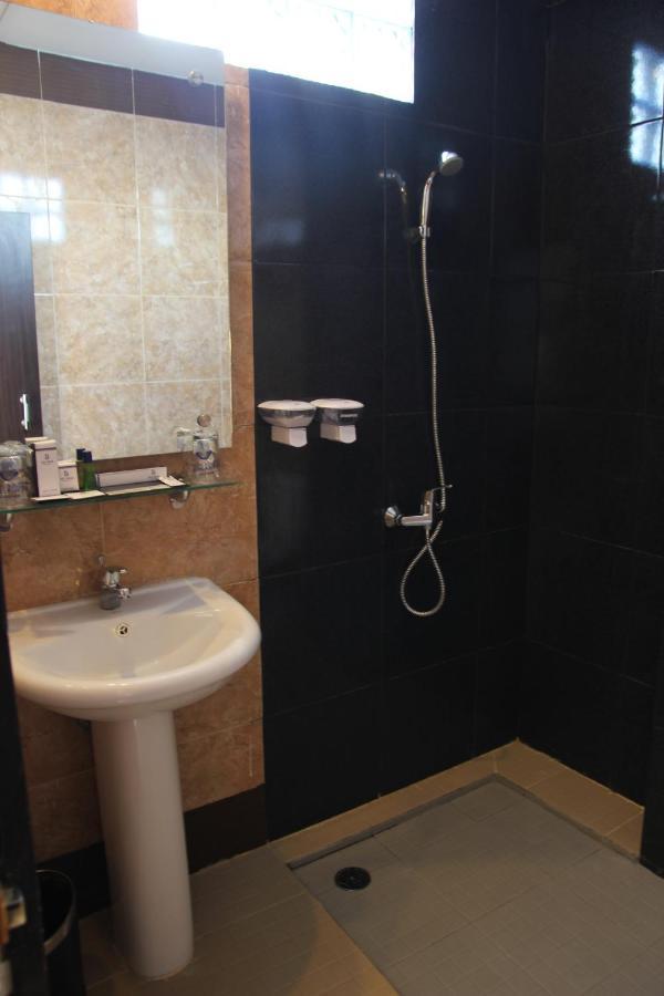 Hotel Roditha Banjarbaru Banjarmasin  Buitenkant foto