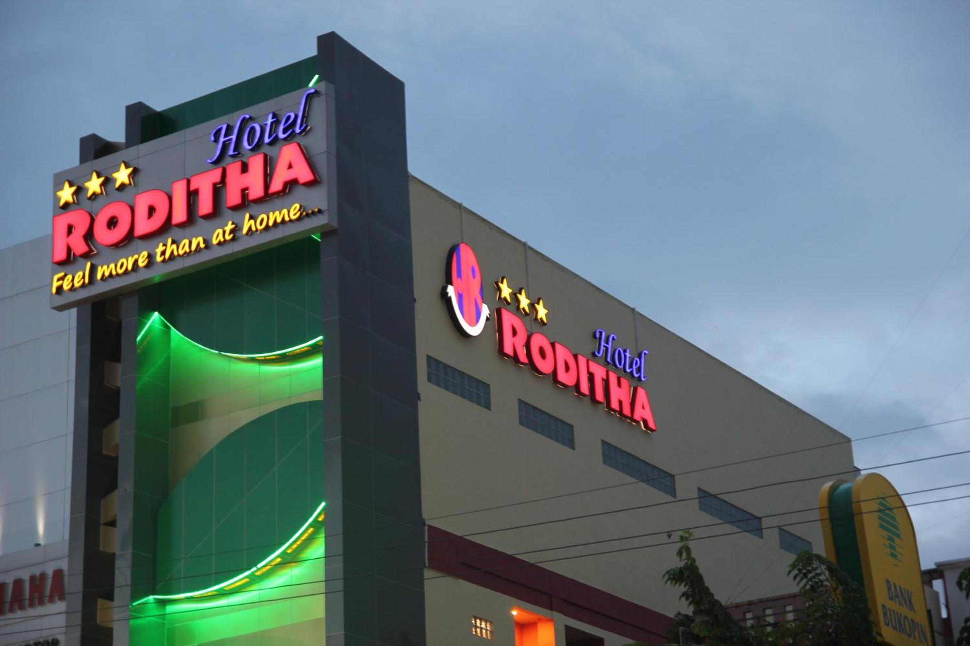 Hotel Roditha Banjarbaru Banjarmasin  Buitenkant foto