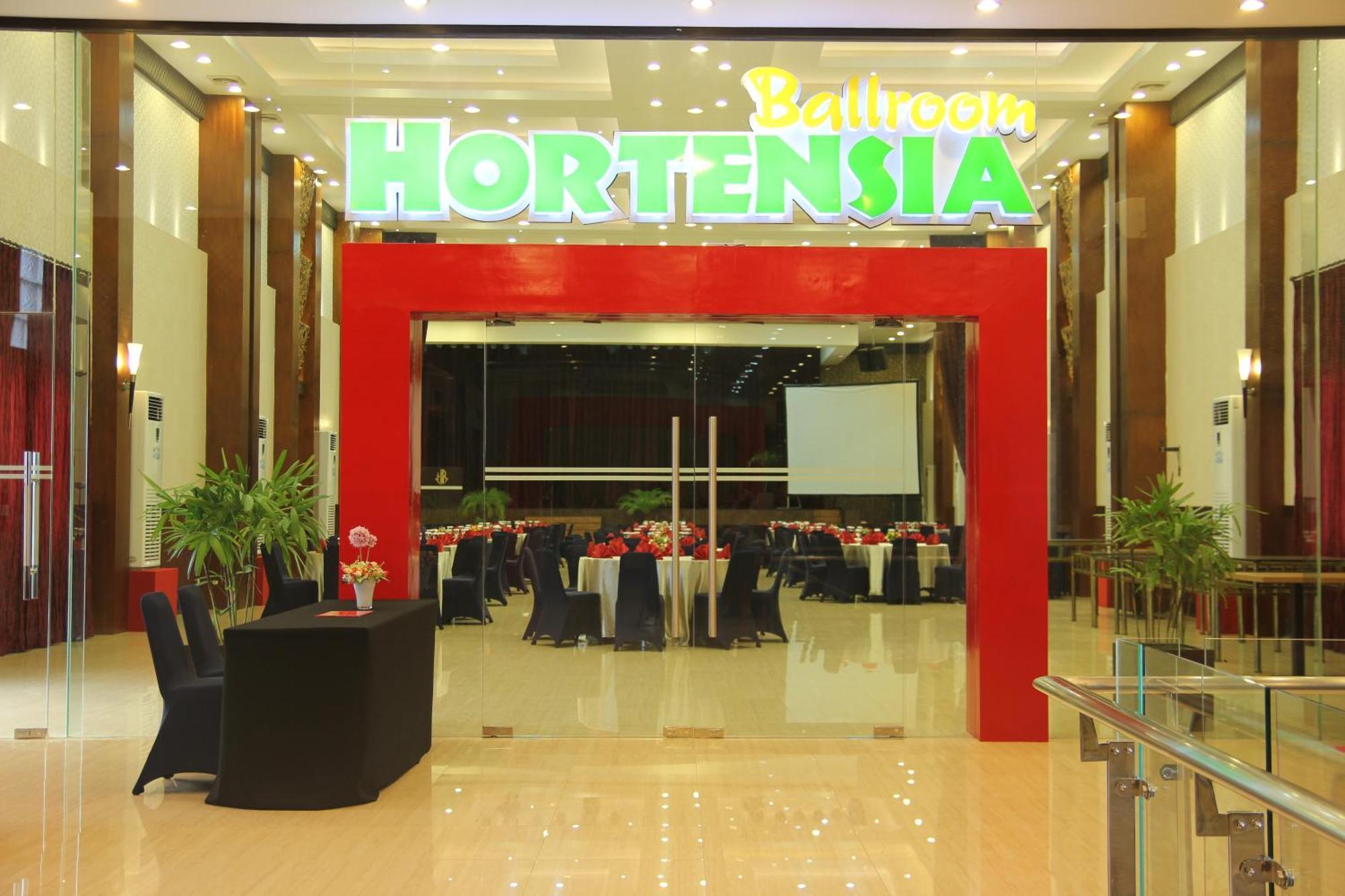 Hotel Roditha Banjarbaru Banjarmasin  Buitenkant foto
