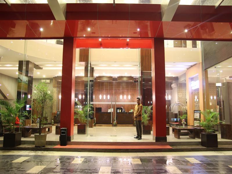 Hotel Roditha Banjarbaru Banjarmasin  Buitenkant foto