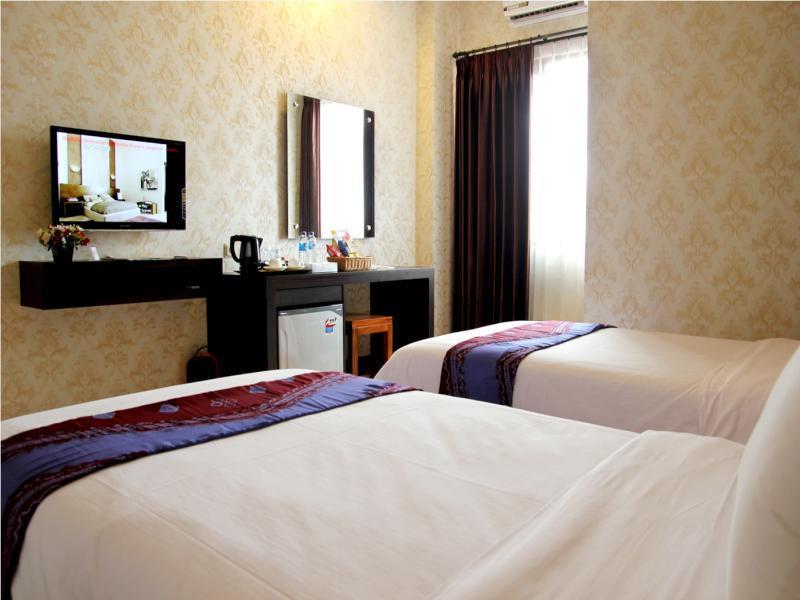 Hotel Roditha Banjarbaru Banjarmasin  Buitenkant foto