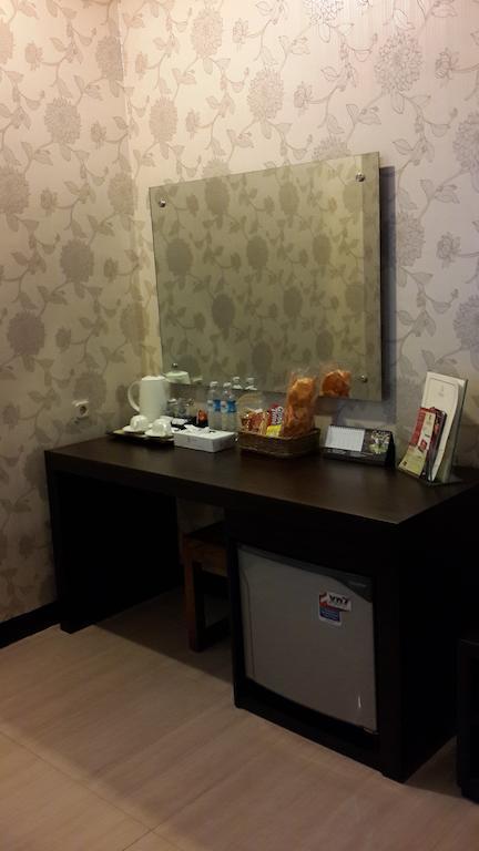 Hotel Roditha Banjarbaru Banjarmasin  Buitenkant foto