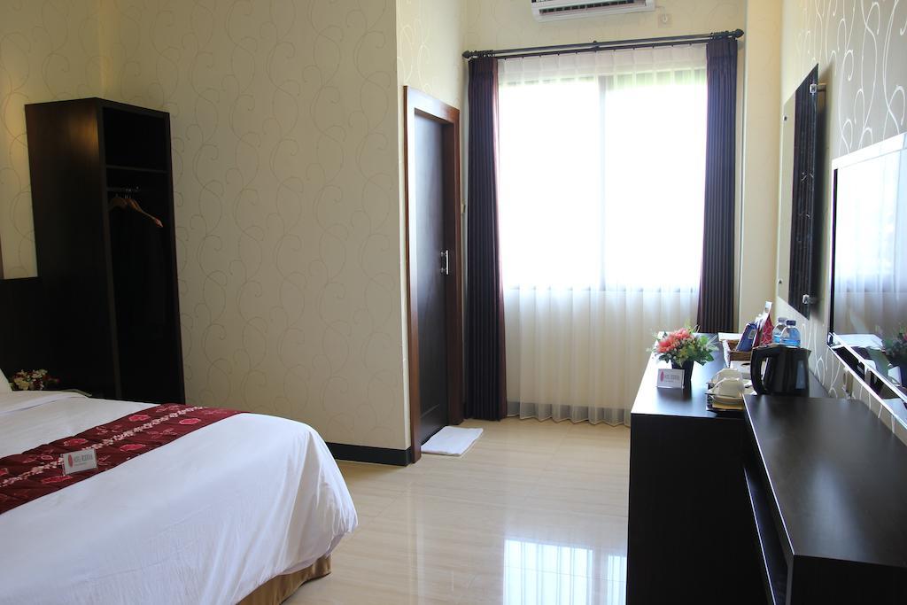Hotel Roditha Banjarbaru Banjarmasin  Kamer foto