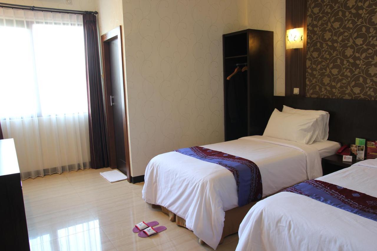 Hotel Roditha Banjarbaru Banjarmasin  Buitenkant foto
