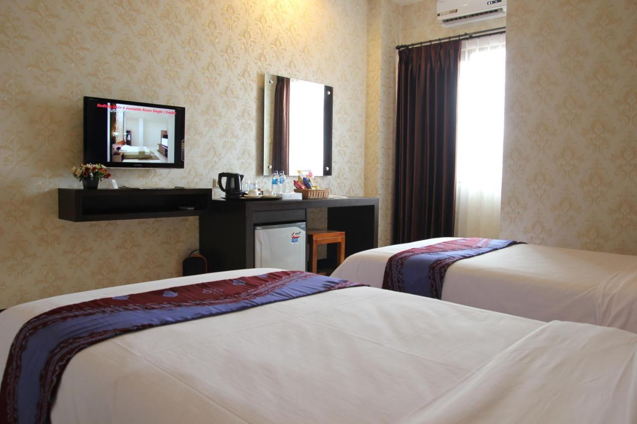 Hotel Roditha Banjarbaru Banjarmasin  Buitenkant foto